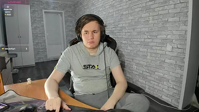 iliaskrislove online show from 20, 2, 2025
