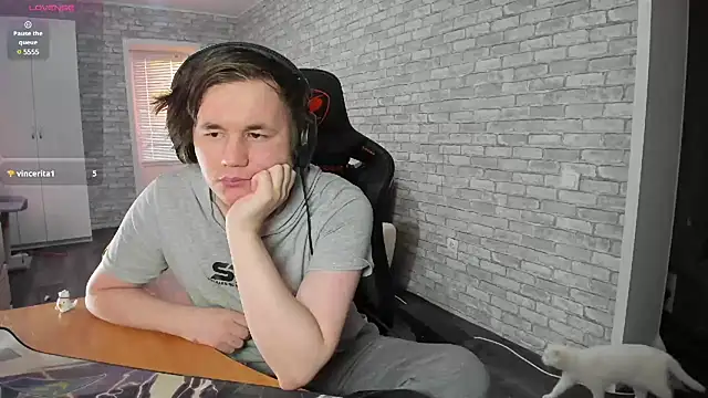 iliaskrislove online show from 21, 2, 2025