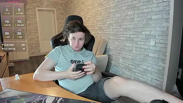 iliaskrislove online show from 2, 3, 2025