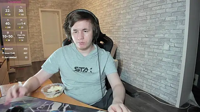 iliaskrislove online show from 3, 3, 2025