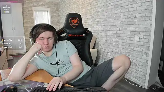 iliaskrislove online show from 4, 3, 2025