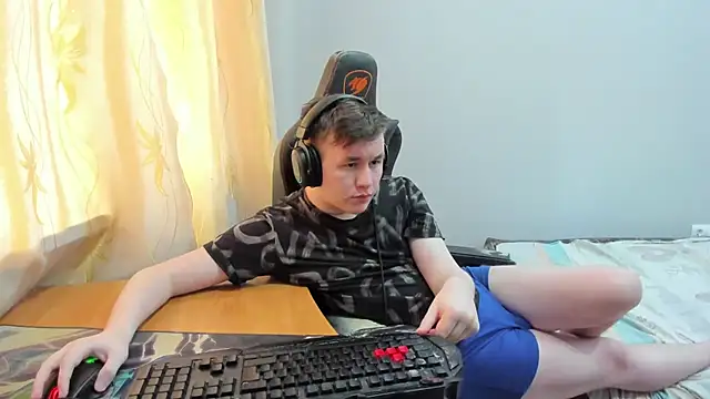 iliaskrislove online show from 30, 4, 2026