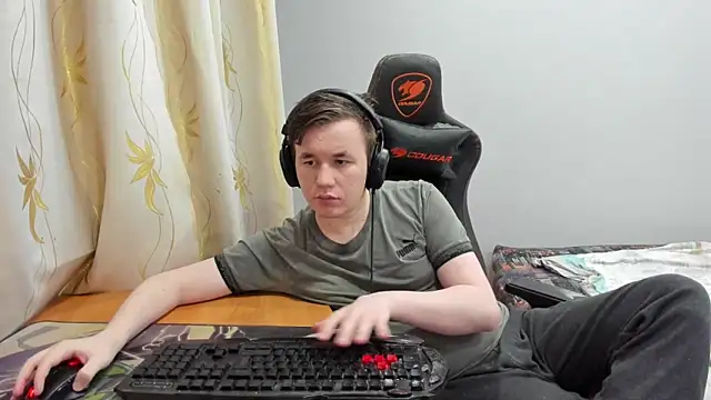 iliaskrislove online show from 9, 6, 2026