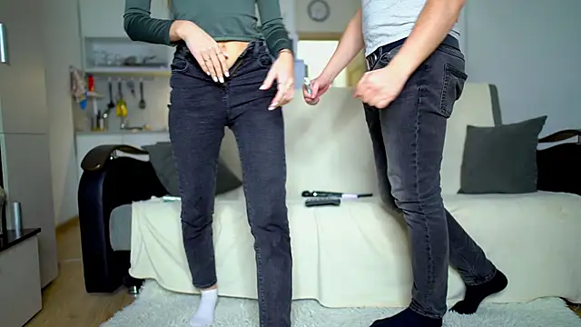 Snapshot of littlesweettifany chatting on 27, 11, 2025 littlesweettifany online show from 27, 11, 2025