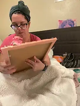 Snapshot of FreakNastyLacie chatting on 29, 9, 2025 FreakNastyLacie online show from 29, 9, 2025