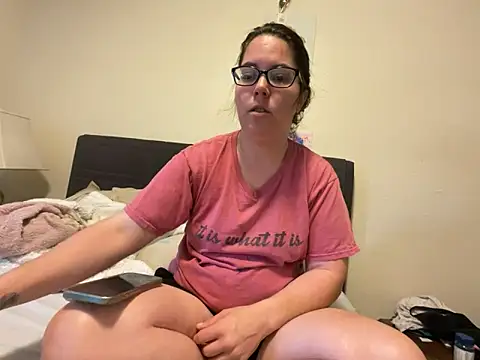 Snapshot of FreakNastyLacie chatting on 7, 10, 2025 FreakNastyLacie online show from 7, 10, 2025