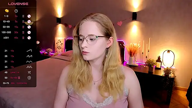 Aemilia  online show from 17, 11, 2025