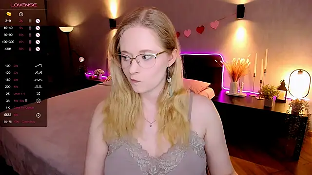 Aemilia  online show from 20, 11, 2025