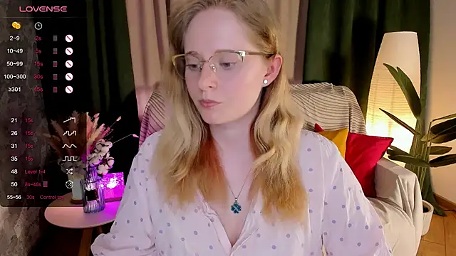 Snapshot of Aemilia_ chatting on 8, 6, 2026 Aemilia online show from 8, 6, 2026