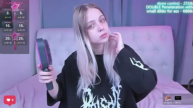 Alice Halle online show from 26, 10, 2025