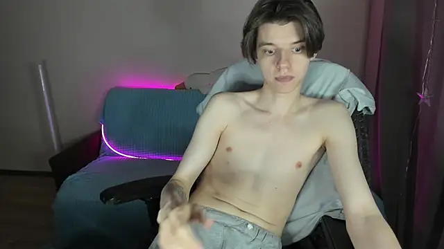 Snapshot of Liam_sexy1 chatting on 6, 3, 2025 Liam sexy1 online show from 6, 3, 2025