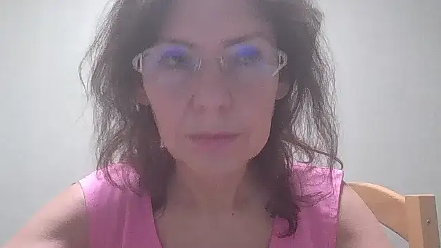 Snapshot of HollyJewel chatting on 5, 2, 2025 HollyJewel online show from 5, 2, 2025
