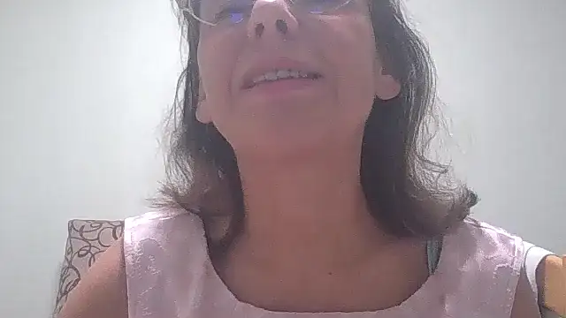 Snapshot of HollyJewel chatting on 2, 10, 2025 HollyJewel online show from 2, 10, 2025