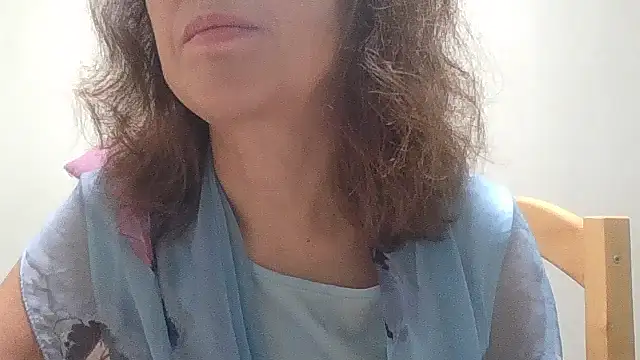 Snapshot of HollyJewel chatting on 7, 10, 2025 HollyJewel online show from 7, 10, 2025