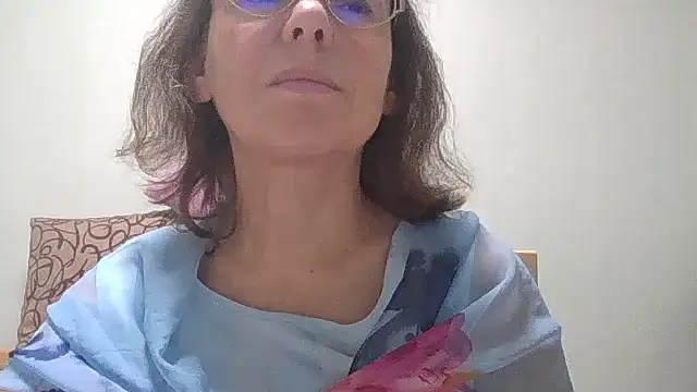 Snapshot of HollyJewel chatting on 9, 10, 2025 HollyJewel online show from 9, 10, 2025