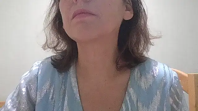 Snapshot of HollyJewel chatting on 26, 10, 2025 HollyJewel online show from 26, 10, 2025