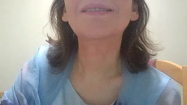 Snapshot of HollyJewel chatting on 10, 11, 2025 HollyJewel online show from 10, 11, 2025