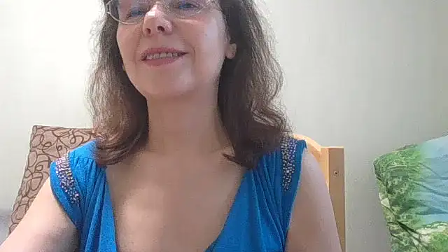 Snapshot of HollyJewel chatting on 17, 6, 2026 HollyJewel online show from 17, 6, 2026