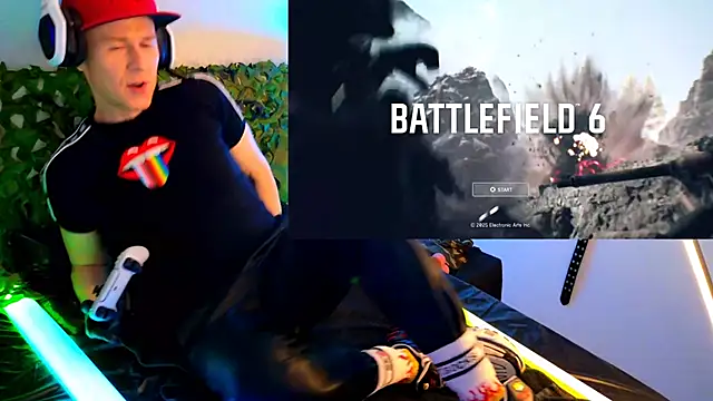 Snapshot of Fuc71 chatting on 12, 10, 2025 Fuc71 online show from 12, 10, 2025