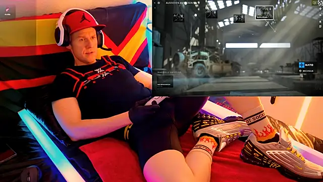 Snapshot of Fuc71 chatting on 20, 10, 2025 Fuc71 online show from 20, 10, 2025