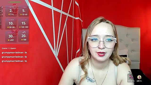 Snapshot of Liaroberts1 chatting on 20, 12, 2024 Liaroberts1 online show from 20, 12, 2024