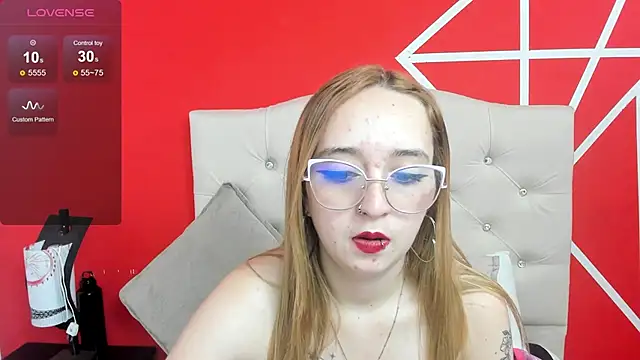 Snapshot of Liaroberts1 chatting on 30, 12, 2024 Liaroberts1 online show from 30, 12, 2024