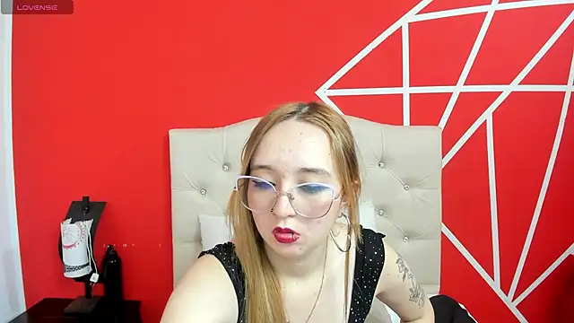 Snapshot of Liaroberts1 chatting on 13, 1, 2025 Liaroberts1 online show from 13, 1, 2025