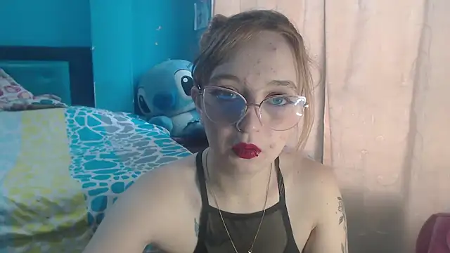Snapshot of Liaroberts1 chatting on 28, 1, 2025 Liaroberts1 online show from 28, 1, 2025