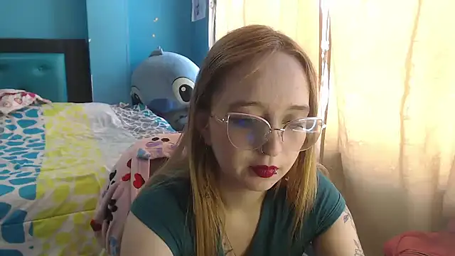 Snapshot of Liaroberts1 chatting on 1, 2, 2025 Liaroberts1 online show from 1, 2, 2025