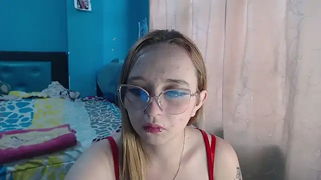 Snapshot of Liaroberts1 chatting on 7, 2, 2025 Liaroberts1 online show from 7, 2, 2025