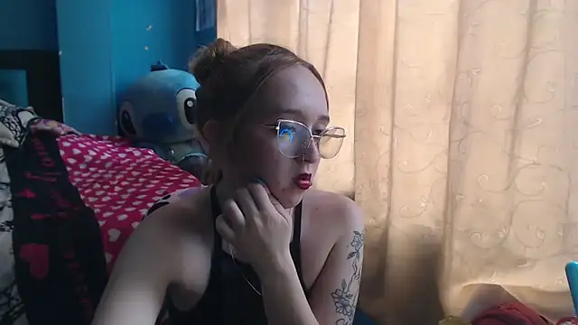 Snapshot of Liaroberts1 chatting on 11, 2, 2025 Liaroberts1 online show from 11, 2, 2025