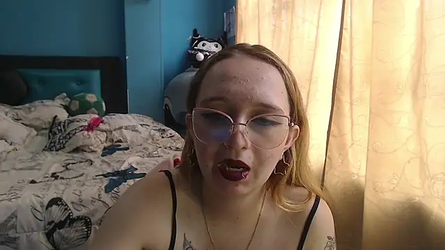 Snapshot of Liaroberts1 chatting on 14, 3, 2025 Liaroberts1 online show from 14, 3, 2025