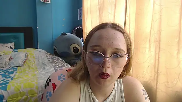 Snapshot of Liaroberts1 chatting on 17, 3, 2025 Liaroberts1 online show from 17, 3, 2025