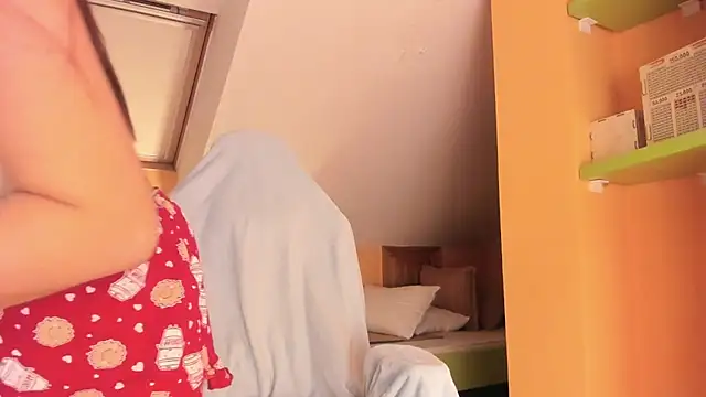 GoodGirll2133 online show from 24, 2, 2025