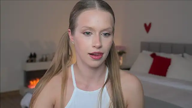 Snapshot of ella_twinkl chatting on 20, 3, 2026 ella twinkl online show from 20, 3, 2026