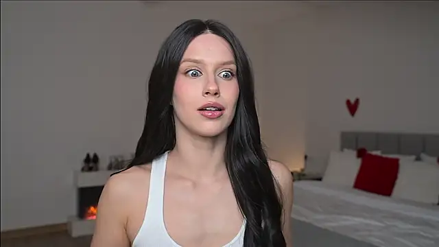 Snapshot of ella_twinkl chatting on 22, 3, 2026 ella twinkl online show from 22, 3, 2026