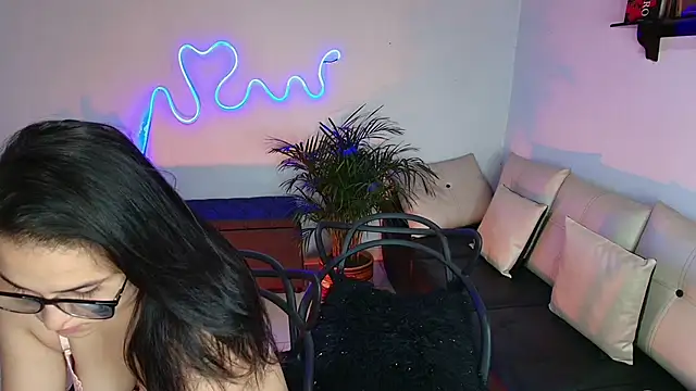 Jules n Gia online show from 2, 2, 2025