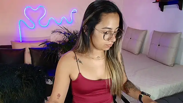 Jules n Gia online show from 14, 2, 2025