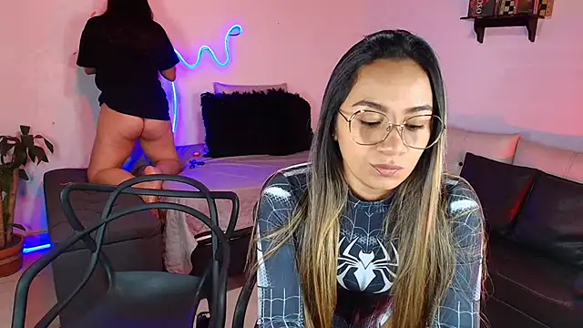 Jules n Gia online show from 23, 2, 2025