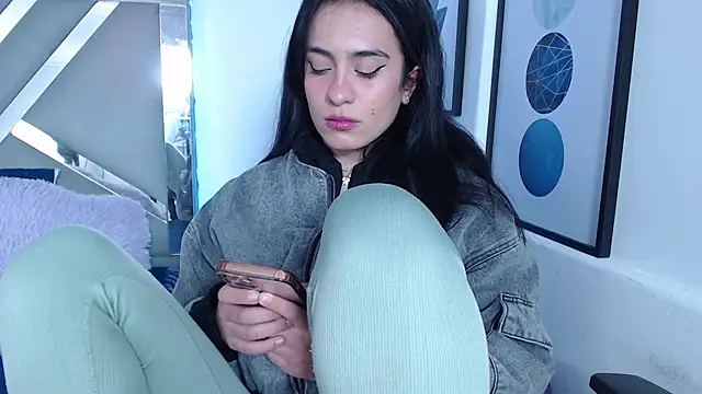 Snapshot of ZaraDames_ chatting on 15, 12, 2024 ZaraDames online show from 15, 12, 2024