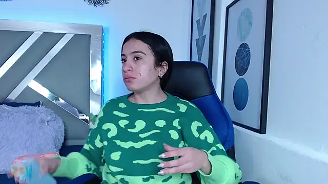 Snapshot of ZaraDames_ chatting on 30, 12, 2024 ZaraDames online show from 30, 12, 2024