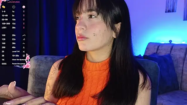 Snapshot of ZaraDames_ chatting on 10, 9, 2025 ZaraDames online show from 10, 9, 2025