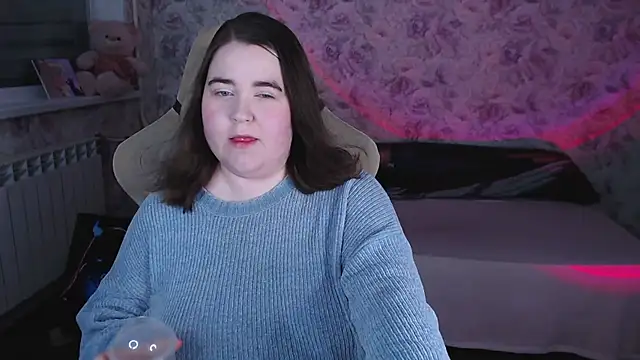 Estelle Hicks online show from 3, 5, 2026