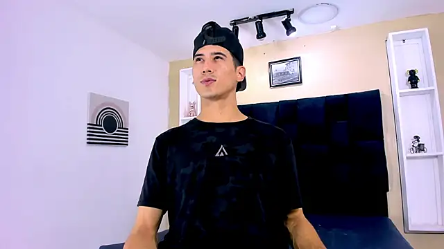 Jhonn Rhyss online show from 4, 3, 2025