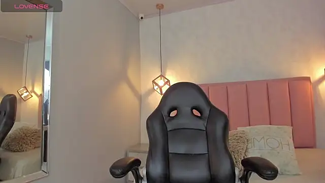 SUNNYCYRUS online show from 10, 2, 2026