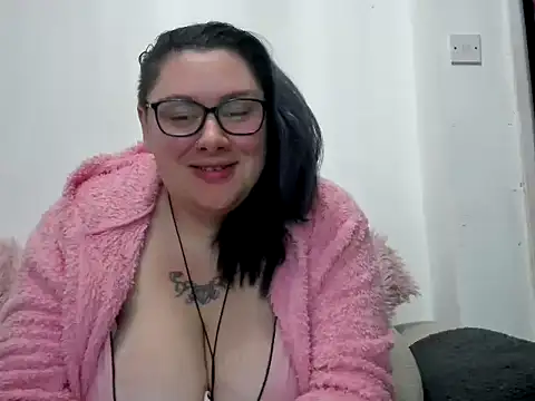 Snapshot of Bustycurves chatting on 24, 9, 2025 Bustycurves online show from 24, 9, 2025