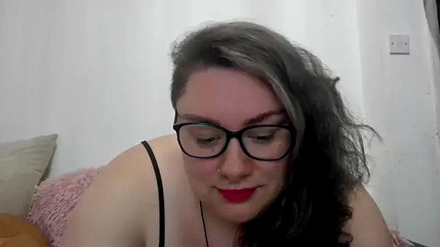 Bustycurves online show from 2, 11, 2025