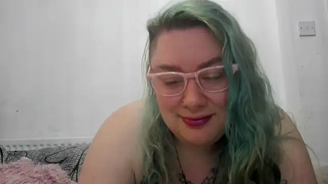 Bustycurves online show from 12, 4, 2026