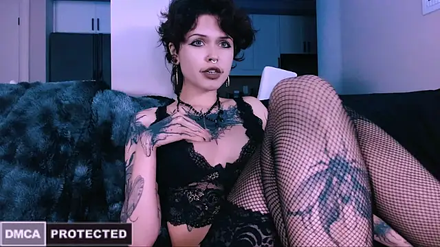 NaughtyLittleFox online show from 6, 11, 2025