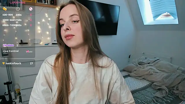 Snapshot of violet_blue_eyes chatting on 15, 4, 2026 violet blue eyes online show from 15, 4, 2026